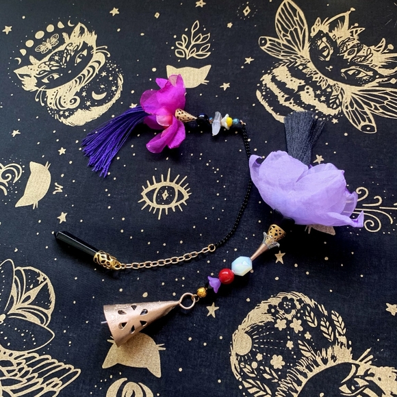 Ritual Tool Pendulum for Divination:         Black Onyx Crystal Magenta Pendulum - Picture 5 of 5